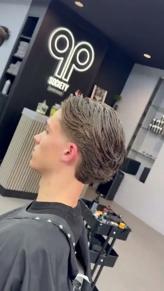 Modern mullet, geknipt door Quinten