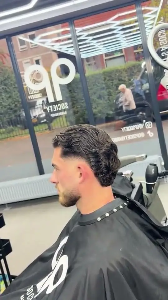 Wavy slick back en baard, geknipt door Pieter