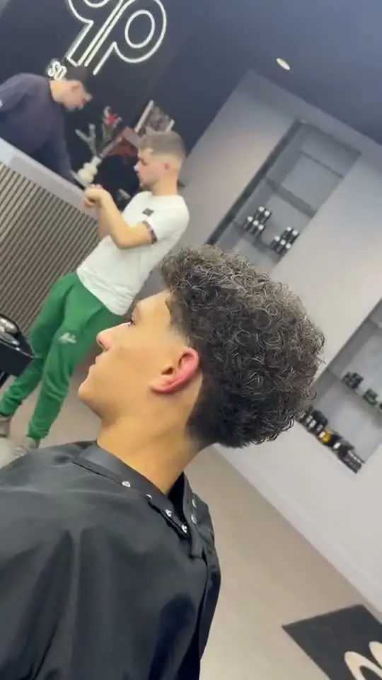 Krullen met taper, geknipt door Quinten